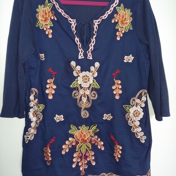 Navy cotton embroidered tunic size Medium - Picture 3 of 3